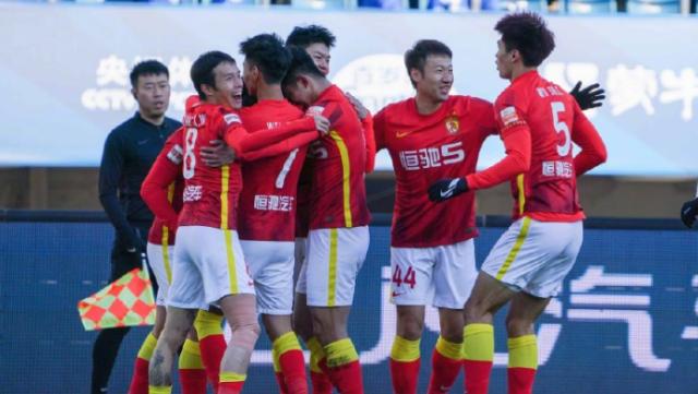 开云体育官网-平局确保广州队未掉队 谢晖称只踢了60%的比赛