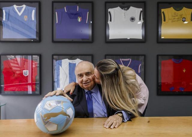 开云体育-做成成百上千桩转会 胡安·菲热尔逝世 享年87岁