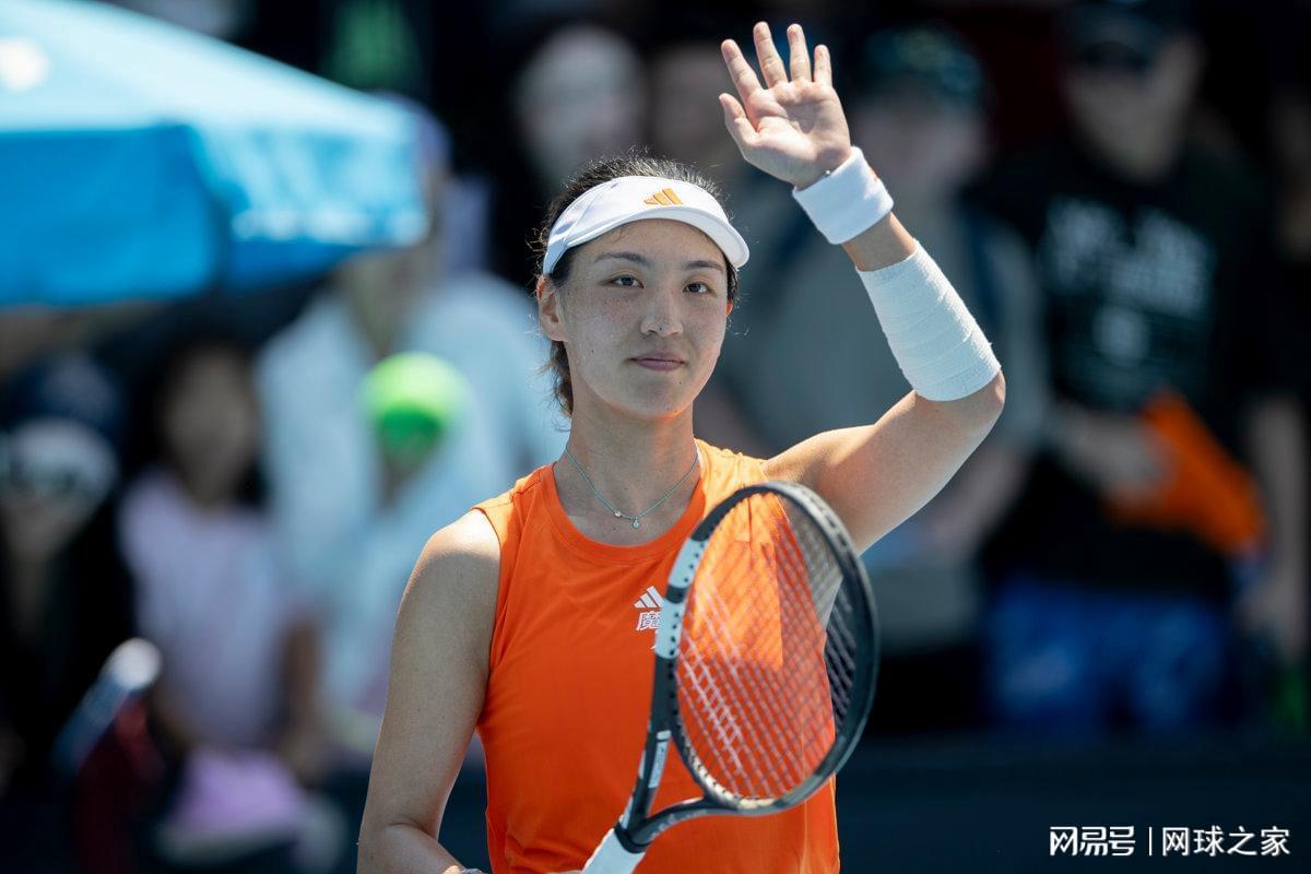 开云体育网址-又赢了！王欣瑜爆冷诺斯科娃创三项纪录，网友：霉地终变福地